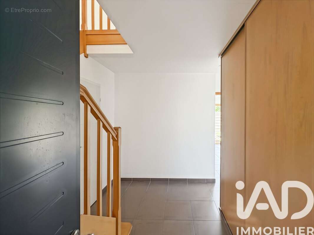 Maison 131 m² à Locmiquelic  - photo 2