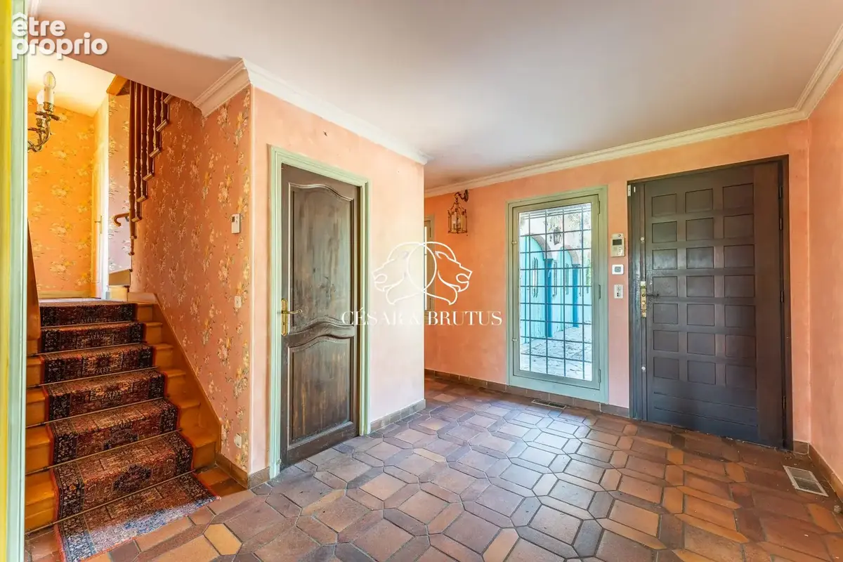 Maison 250 m² à Grezieu-La-Varenne  - photo 7