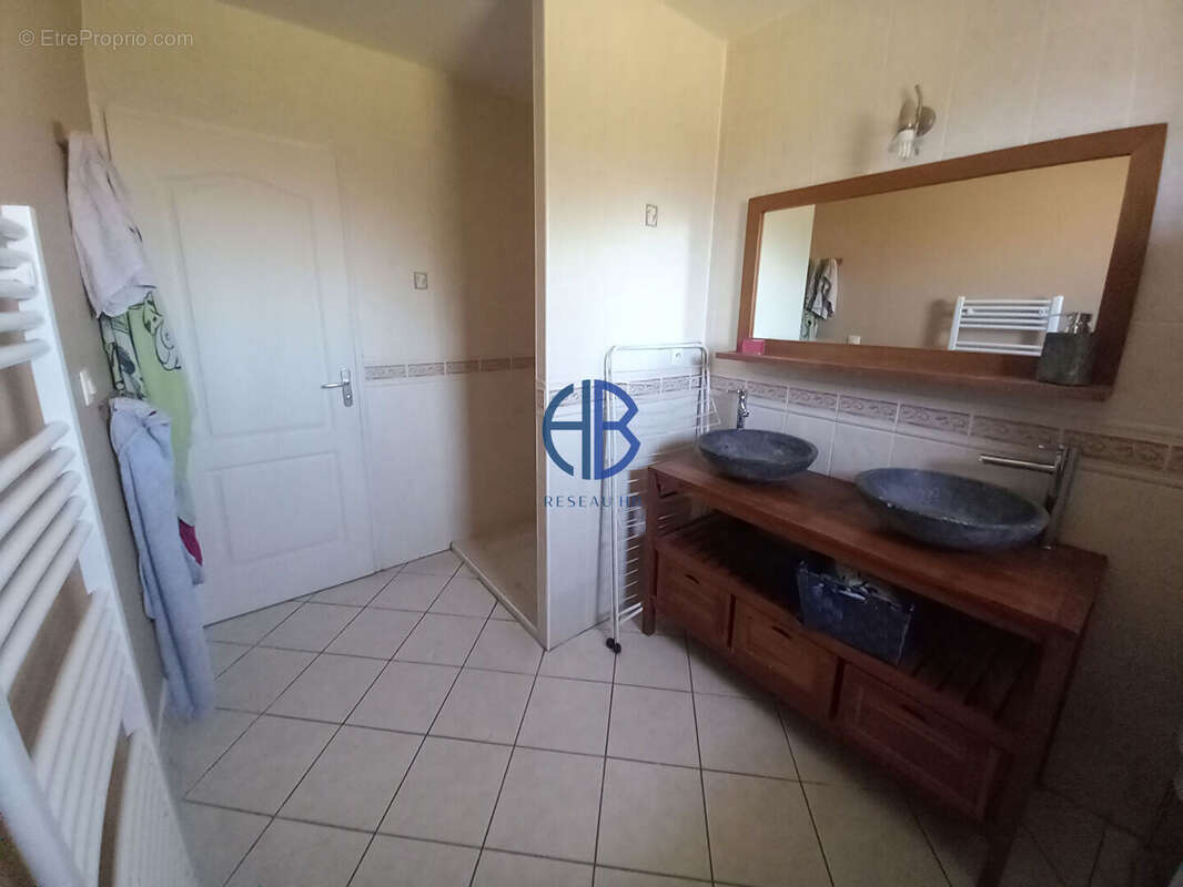 Coup de coeur assuré pour cette belle villa plain pied à visiter sans tarder - photo 15