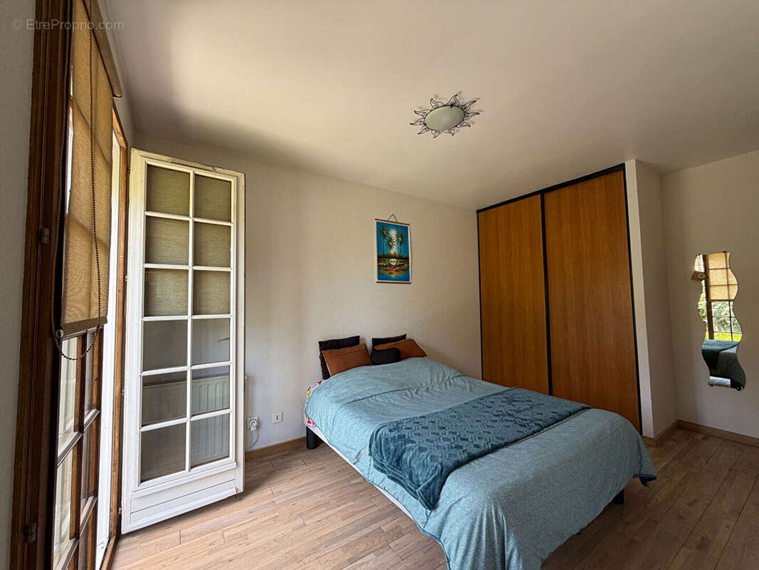Maison à LES ESSARTS-LE-ROI