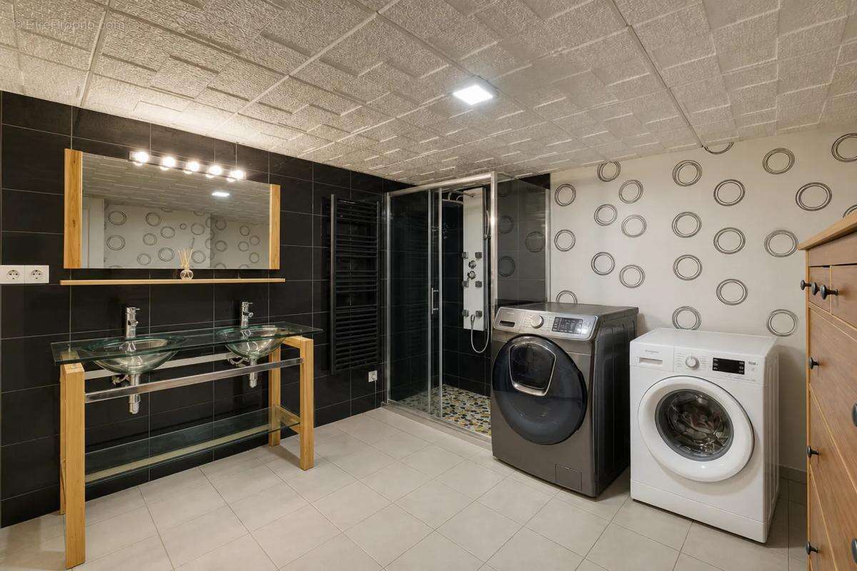 Maison plain-pied 6 pièces avec jardin et piscine - photo 27