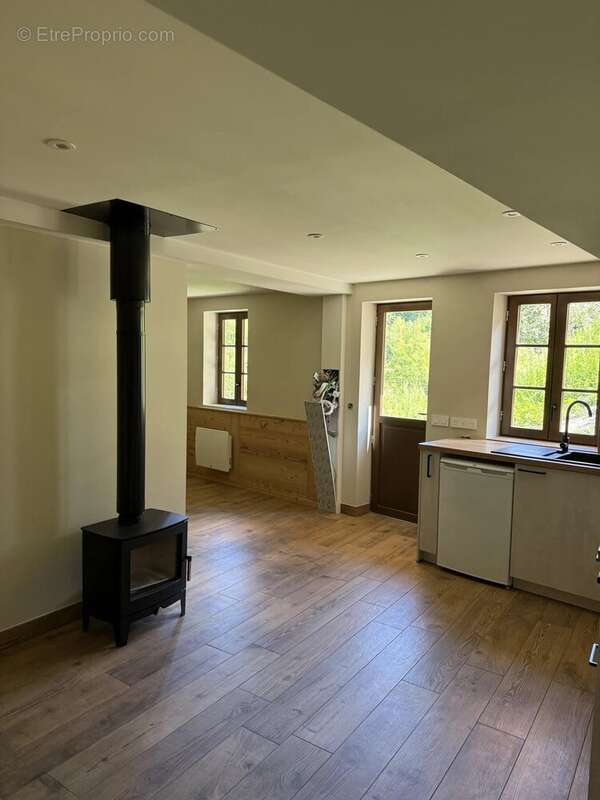 Maison à LA PERRIERE