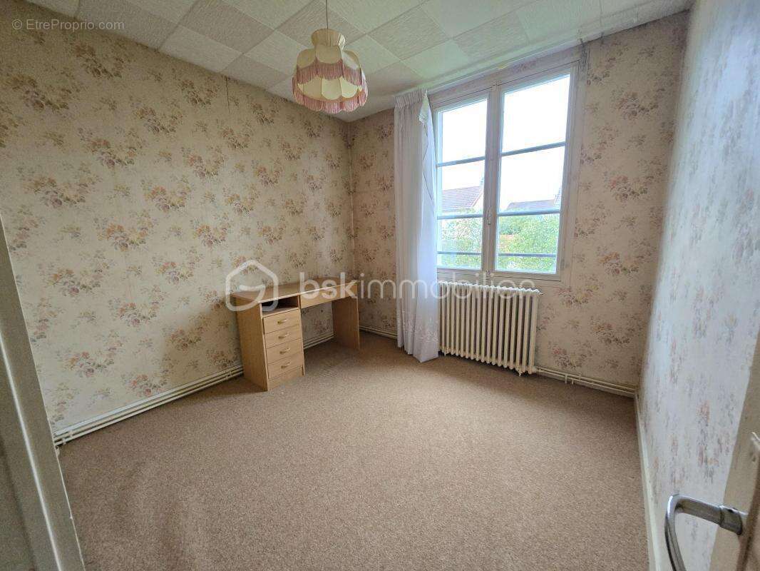 Maison à VARENNES-VAUZELLES