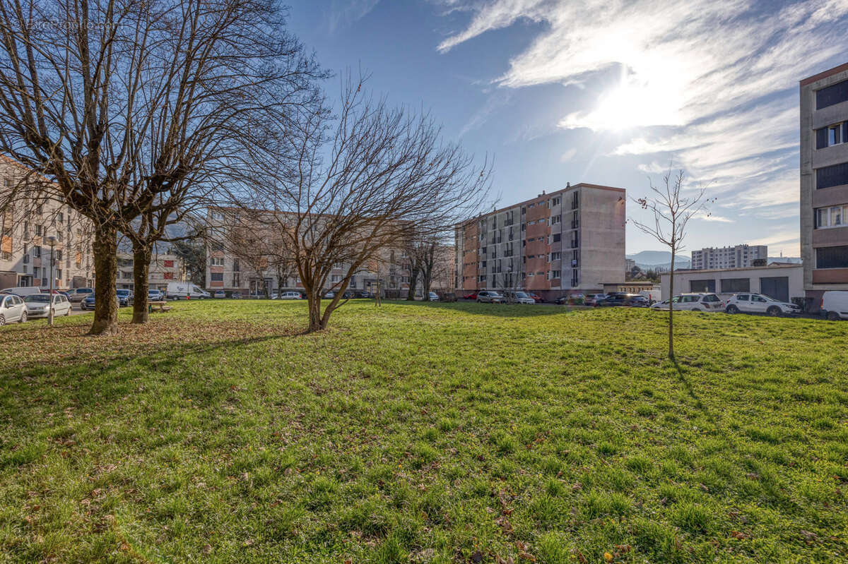 Appartement à SAINT-MARTIN-D&#039;HERES