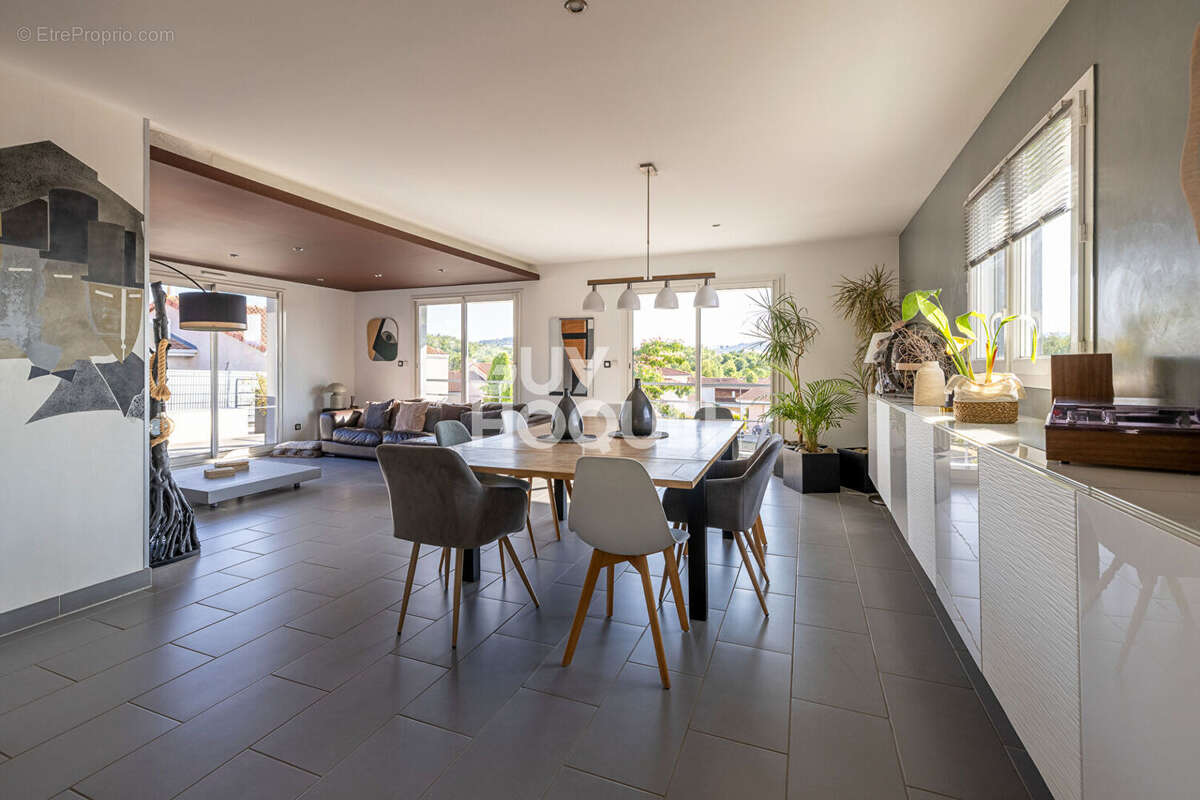 Maison Le Cendre 156 m2 - 4 chambres - Piscine - photo 7