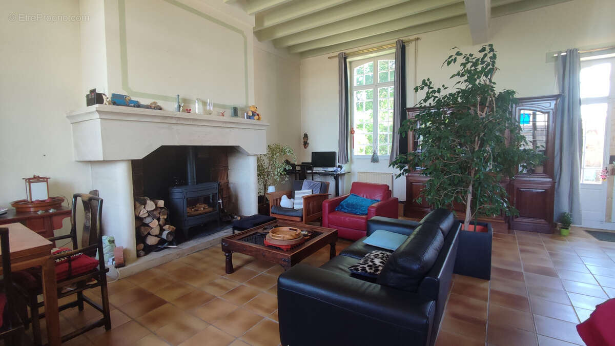 Maison à MONTAIGU-DE-QUERCY