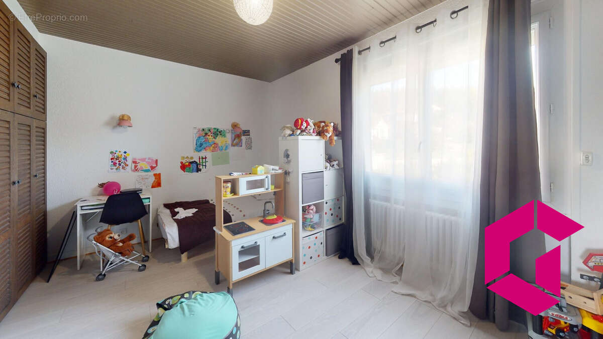 Maison à SAINT-JUST-MALMONT