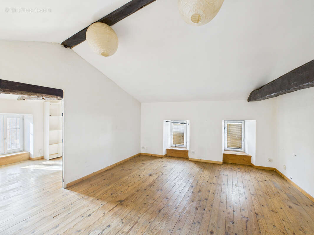 Maison à CRAPONNE-SUR-ARZON