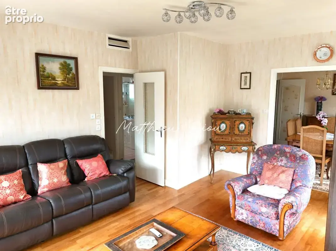 Maison 6 pièces 106 m² à vendre à La Souterraine (23300) - photo 2