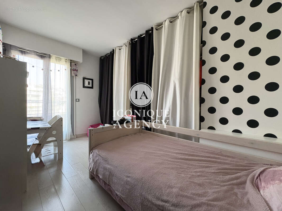 Appartement à VALLAURIS