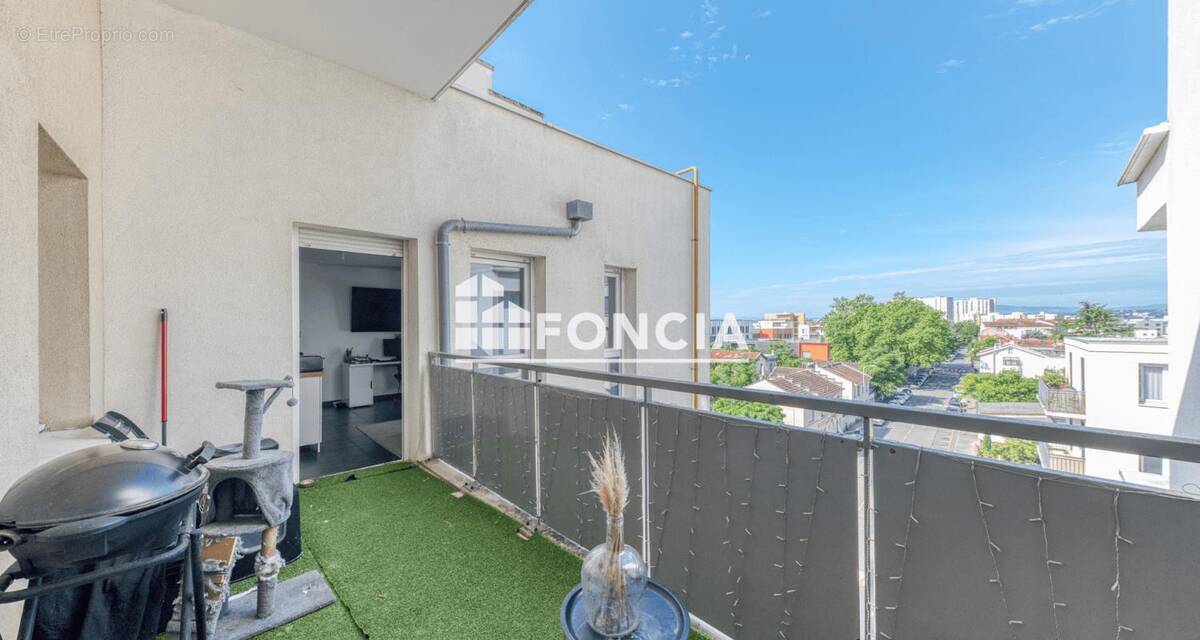 Appartement à LYON-8E
