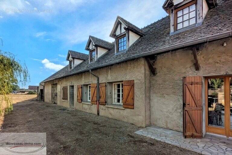 Maison à SEVREY