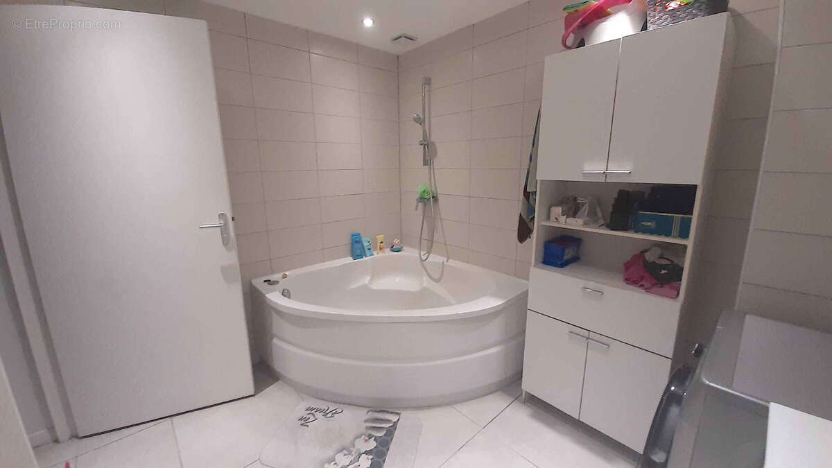Appartement à UNIEUX