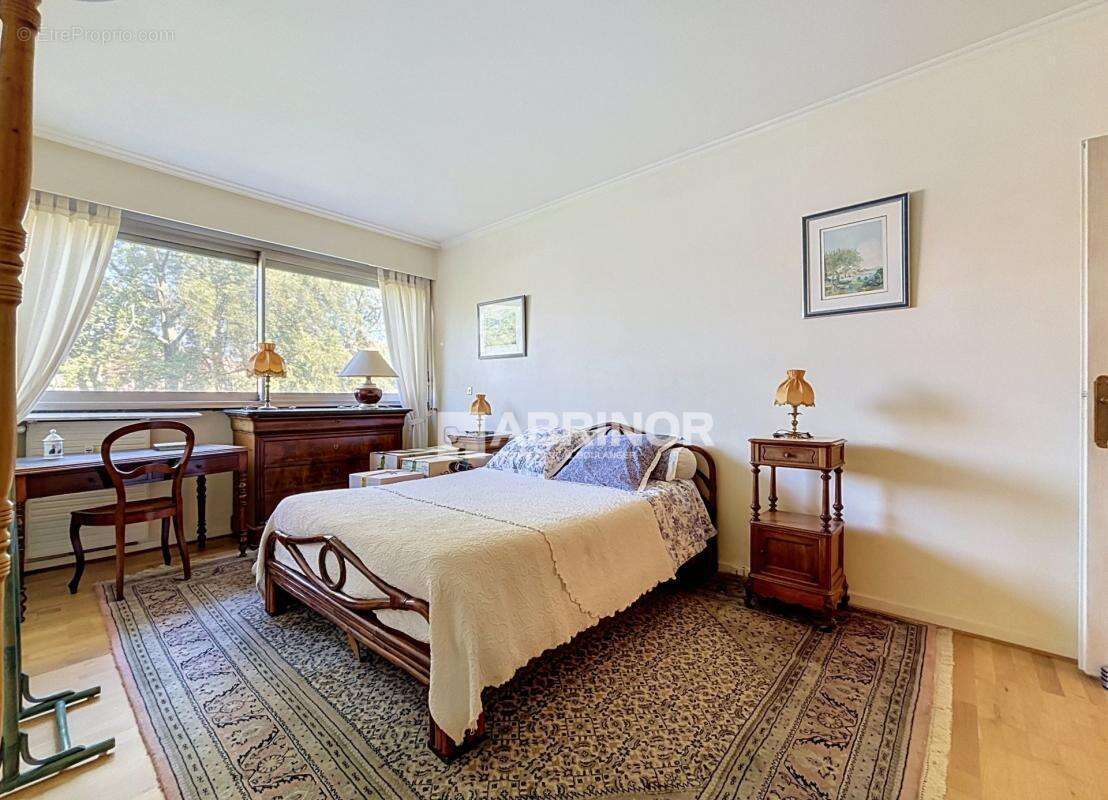 Appartement 127 m² 3 chambres bureau terrasse garage prox tram - photo 4
