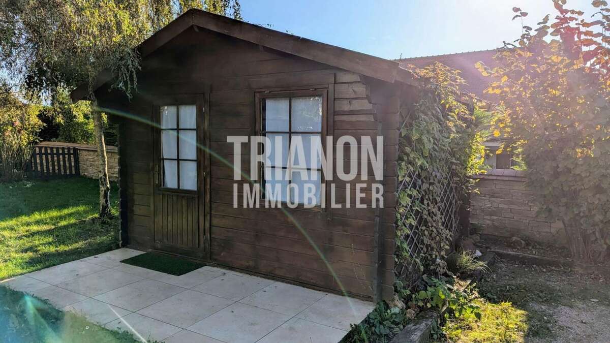 Maison à MORAINVILLIERS