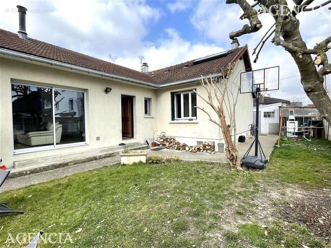 Maison à PONTAULT-COMBAULT