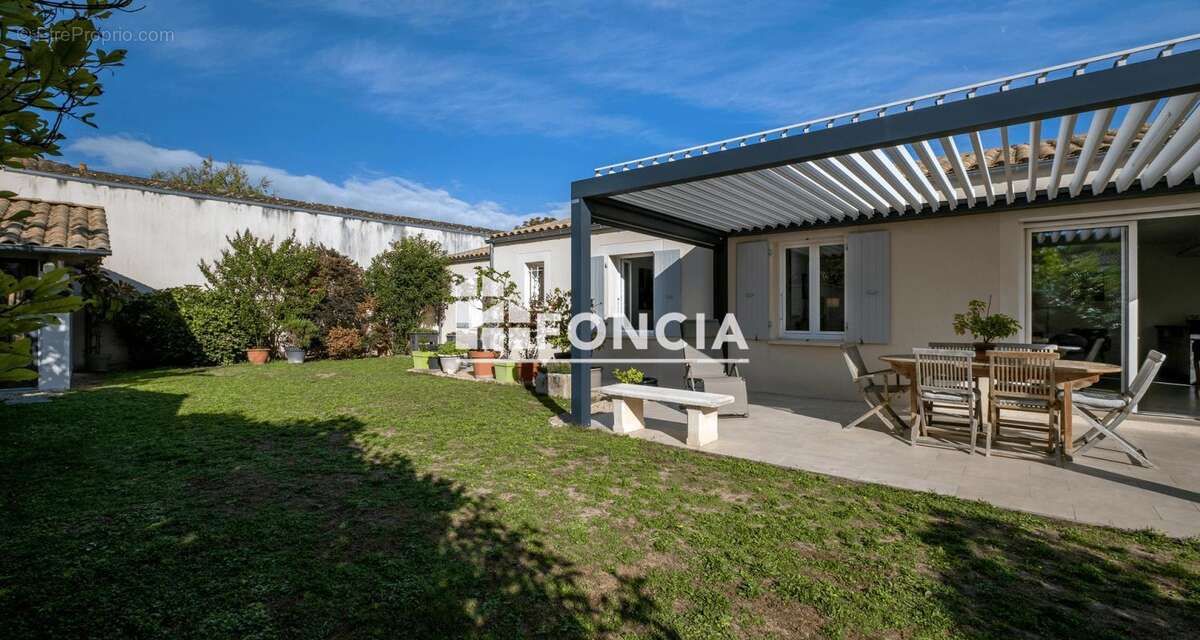 Maison à SALLES-SUR-MER