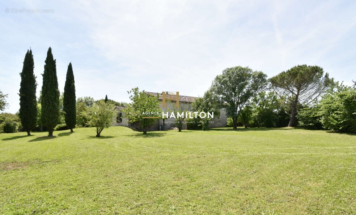 Propriete de campagne du xixe siecle - parc, puits, four a pain, salle polyvalente - photo 18