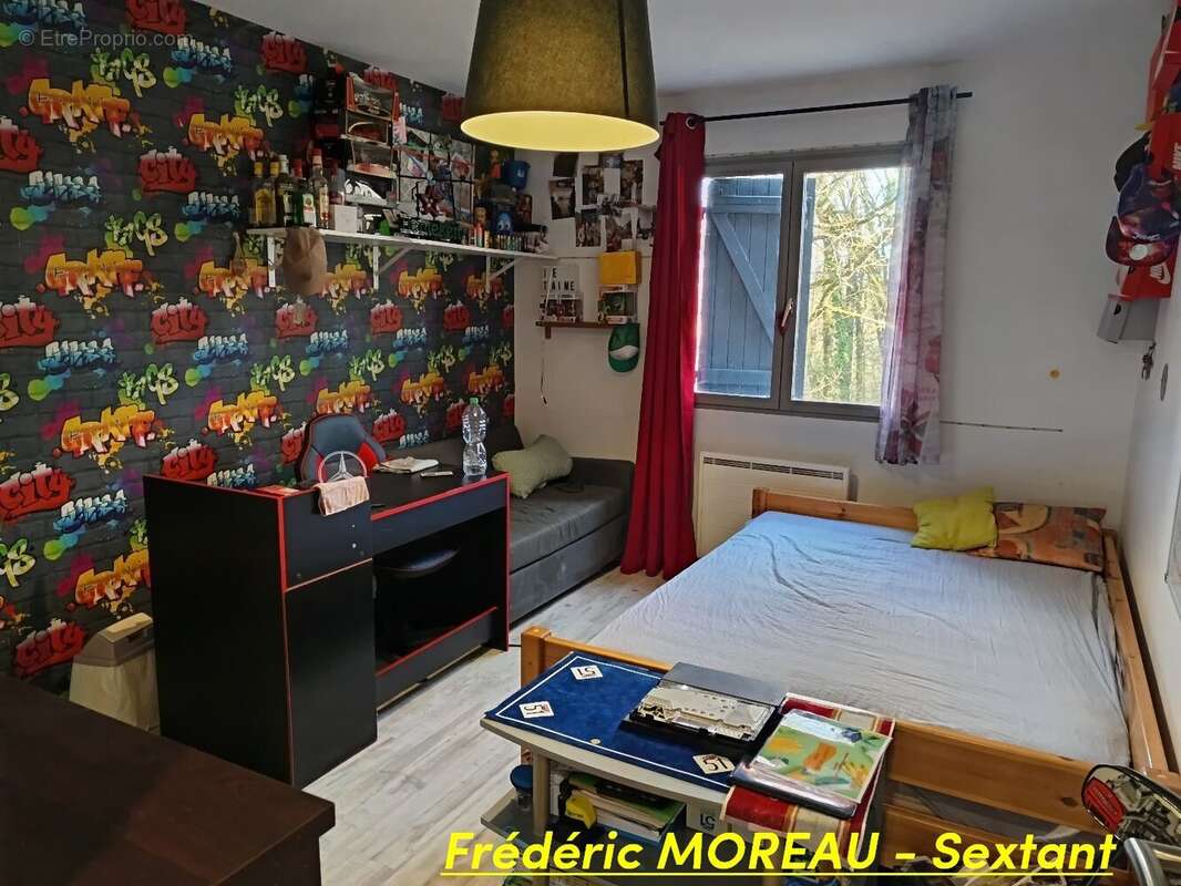 Trés belle maison atypique avec de beaux espaces intérieurs, dépendance et beau terrain - photo 11