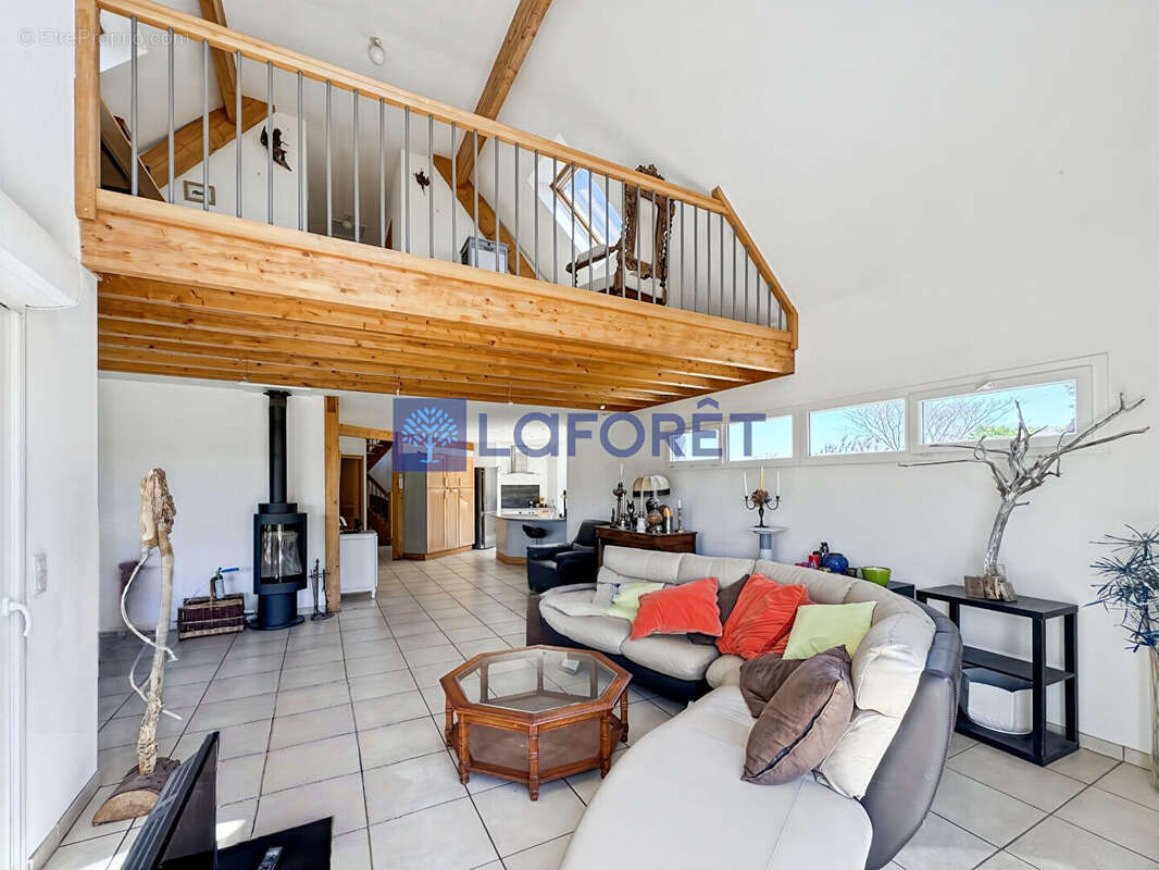 Maison à LA CHAPELLE-AUX-NAUX