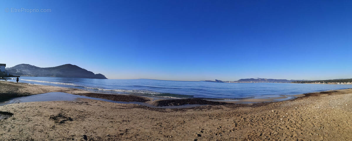 Maison à SAINT-CYR-SUR-MER