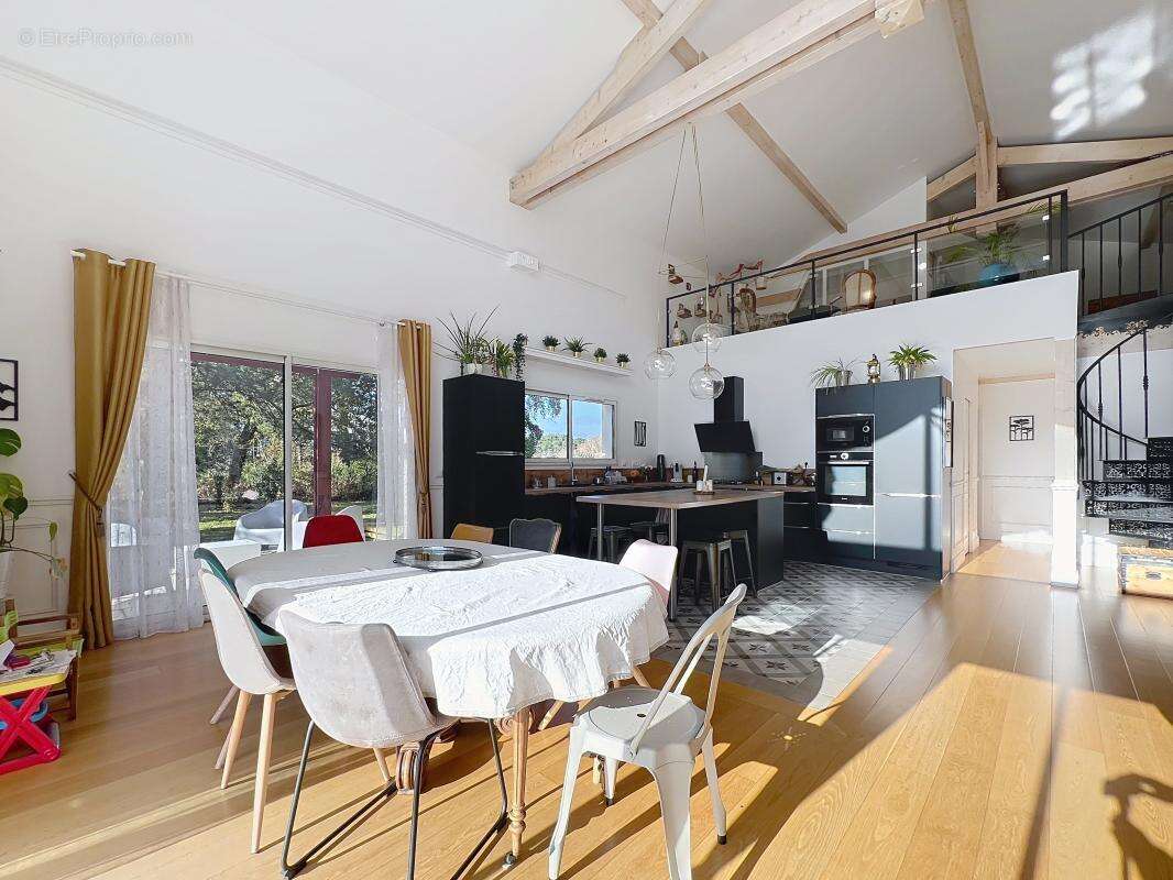 Maison à SAUBION