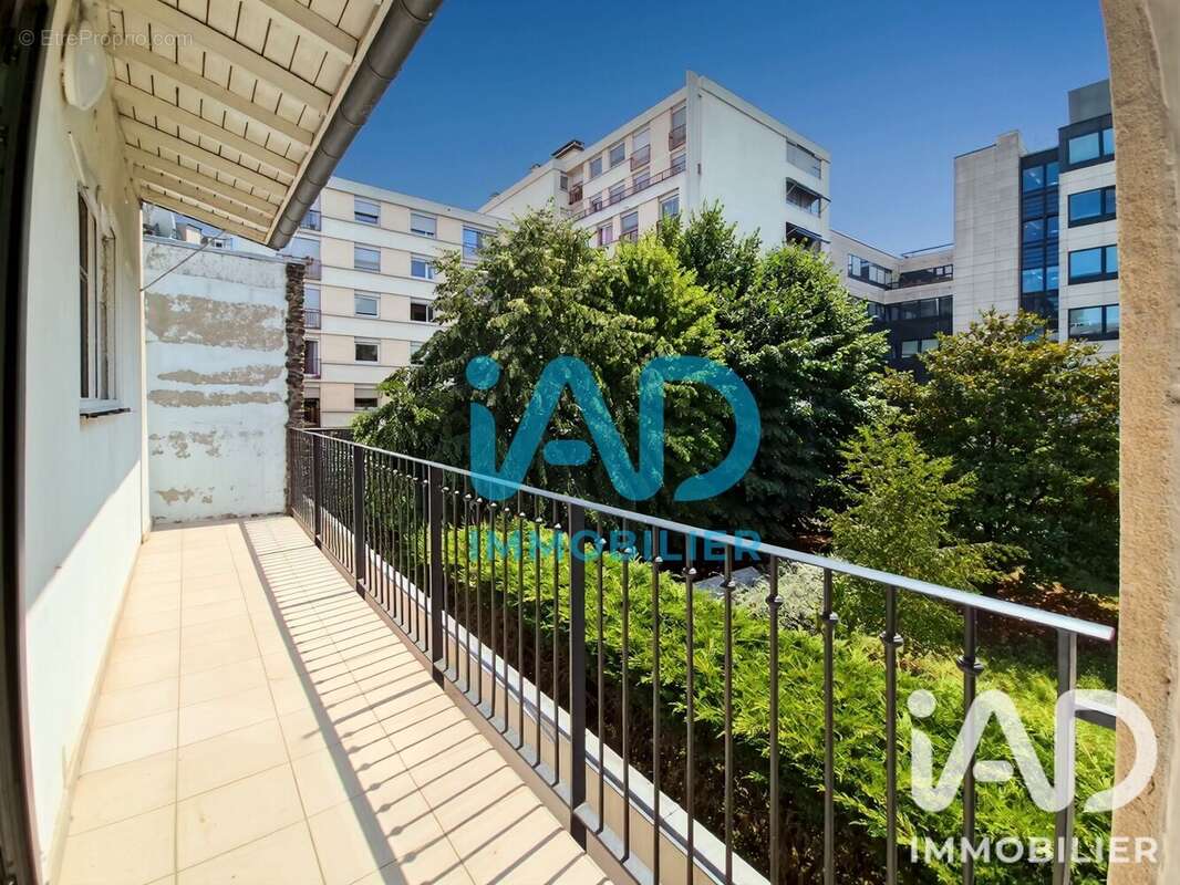 Photo 2 - Appartement à PARIS-18E