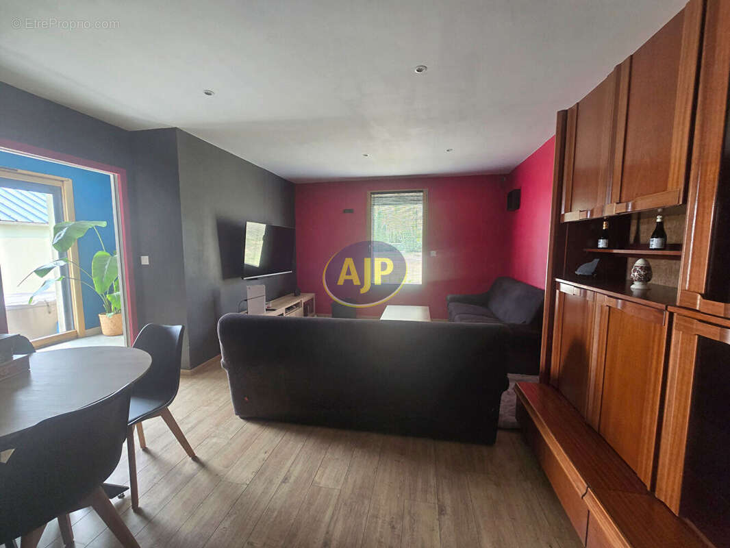 Maison à CONQUEREUIL