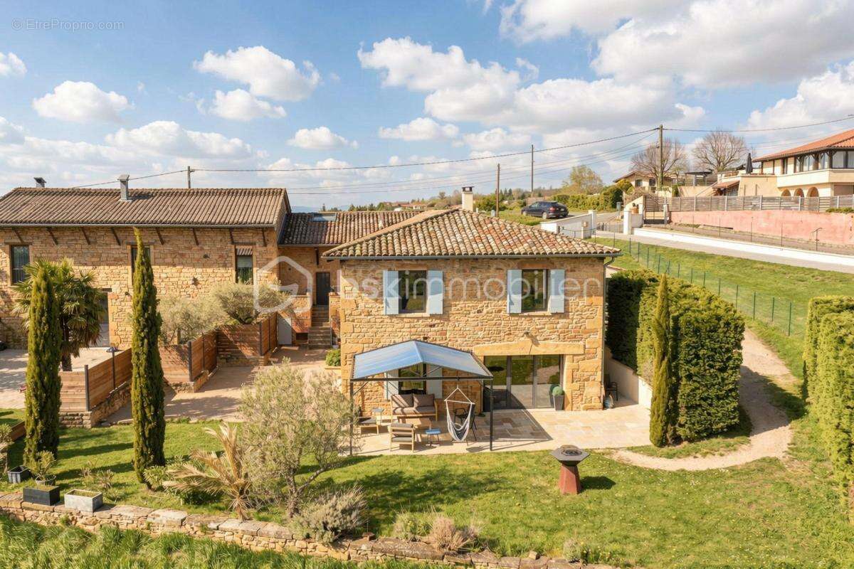 Ancien cuvier du XVIIIe siècle – 275 m² – Saint-Jean-des-Vignes - photo 3