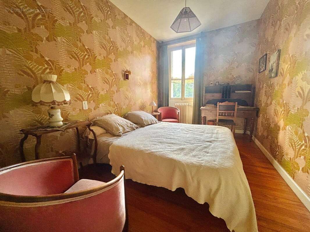 Maison 250 m² à Chanos-Curson  - photo 7