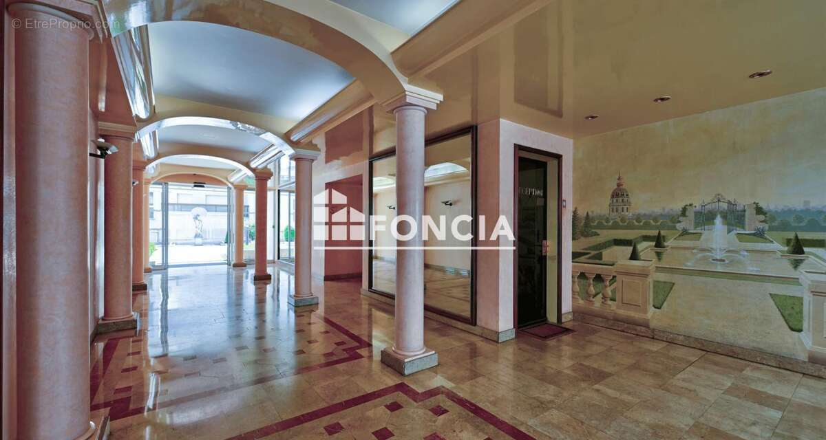 Appartement à PARIS-7E