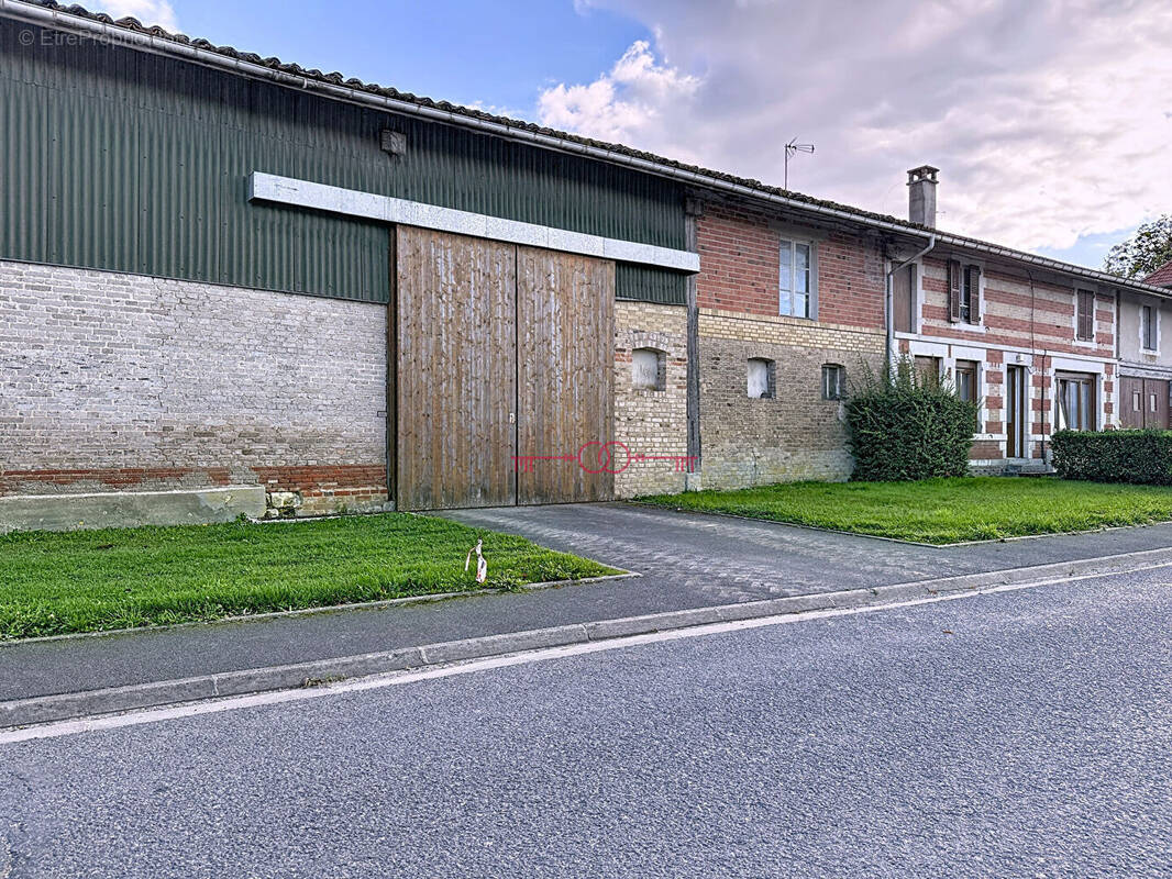 Maison à SAINTE-MENEHOULD