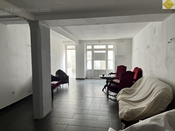 Maison à ANGLES-SUR-L&#039;ANGLIN