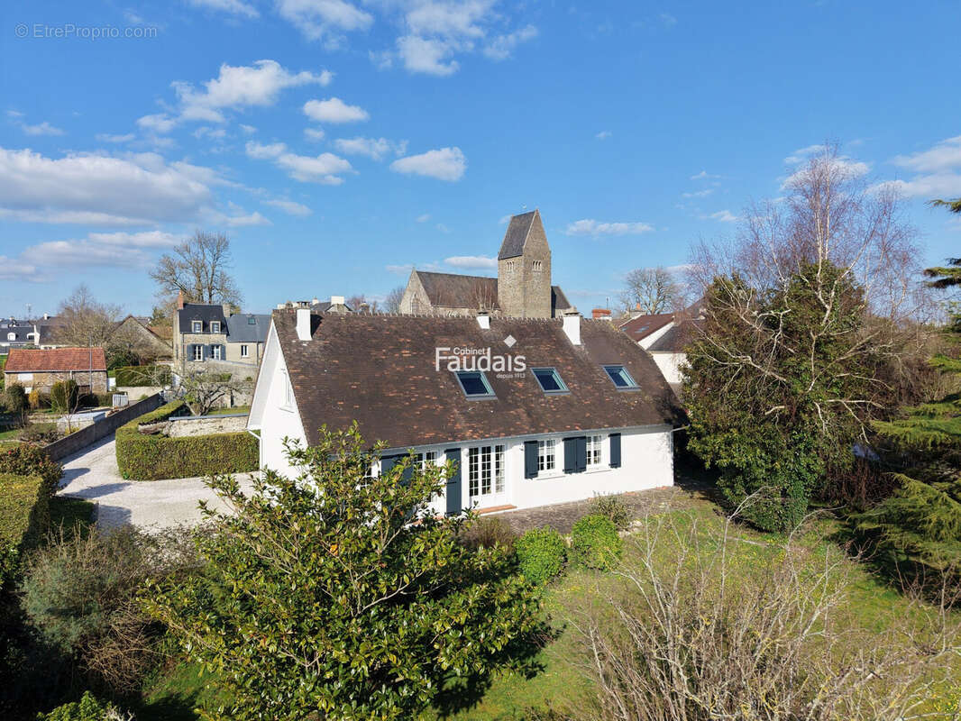 Maison 170 m² à Saint-Lo  - photo 2