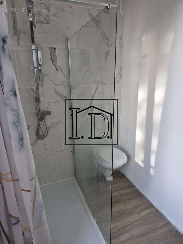 Salle d'Eau/Wc 1er - Maison à CASTILLONNES