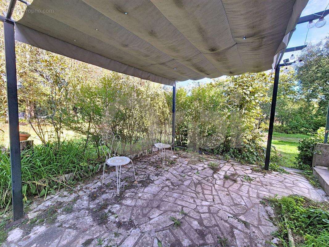 Maison à TERRASSON-LAVILLEDIEU