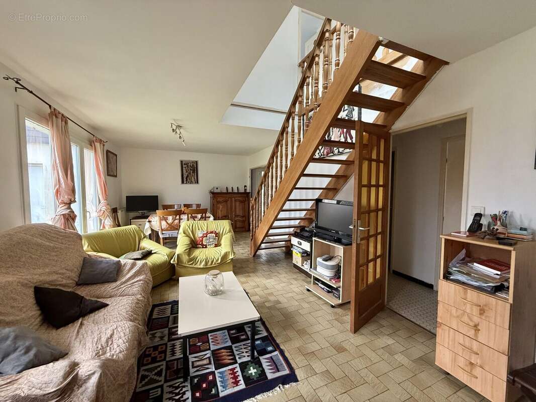 Maison à NOYAL-CHATILLON-SUR-SEICHE