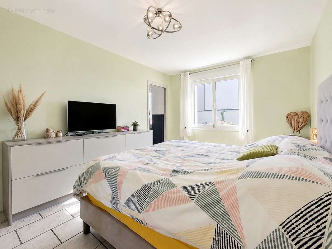 Maison moderne 236 m² – 6 ch - Piscine chauffée – Suite parentale – AUGNY - photo 8