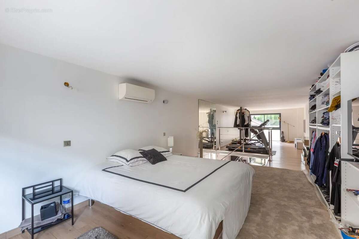 Loft t3 en duplex 92,67 m² – spa privatif – cour intérieure – dpe b - photo 8