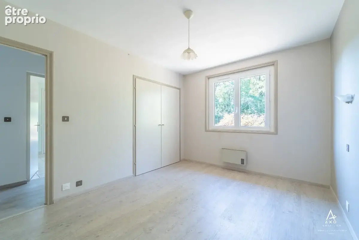 Maison familiale pleine de charme avec sous-sol aménagé - Castandet - photo 4