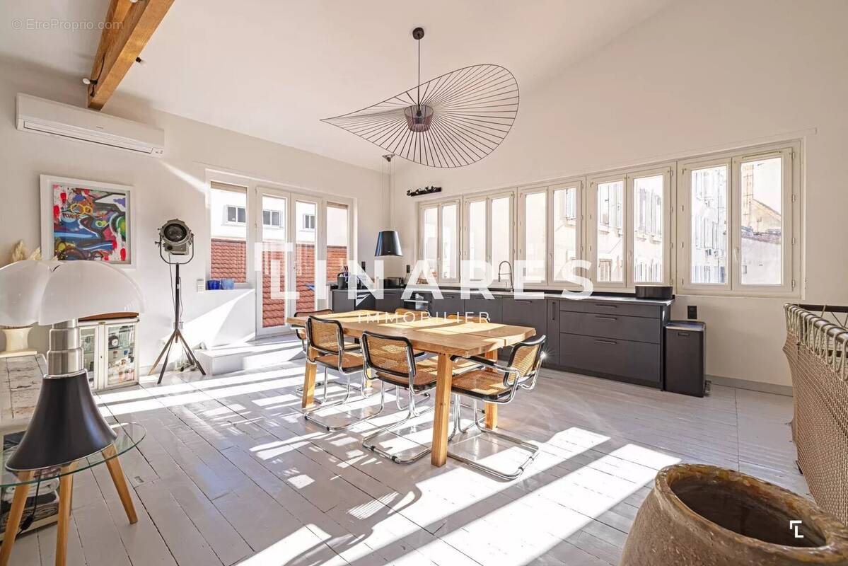 Appartement à MARSEILLE-7E