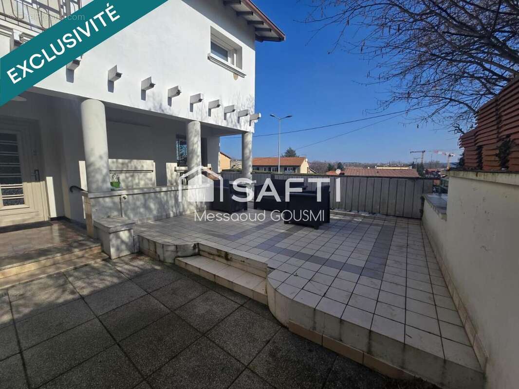 Photo 2 - Maison à GIVORS