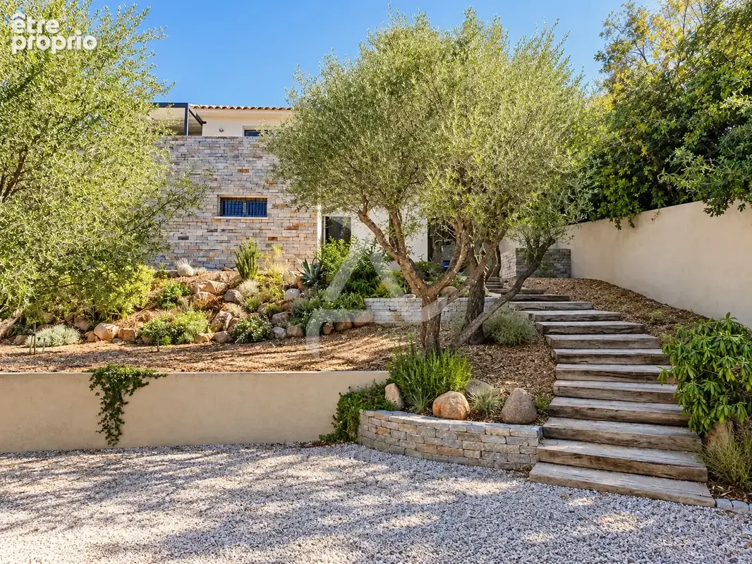 Aux portes du coeur de ville, villa d'architecte t6 avec t1 indépendant et piscine - photo 2