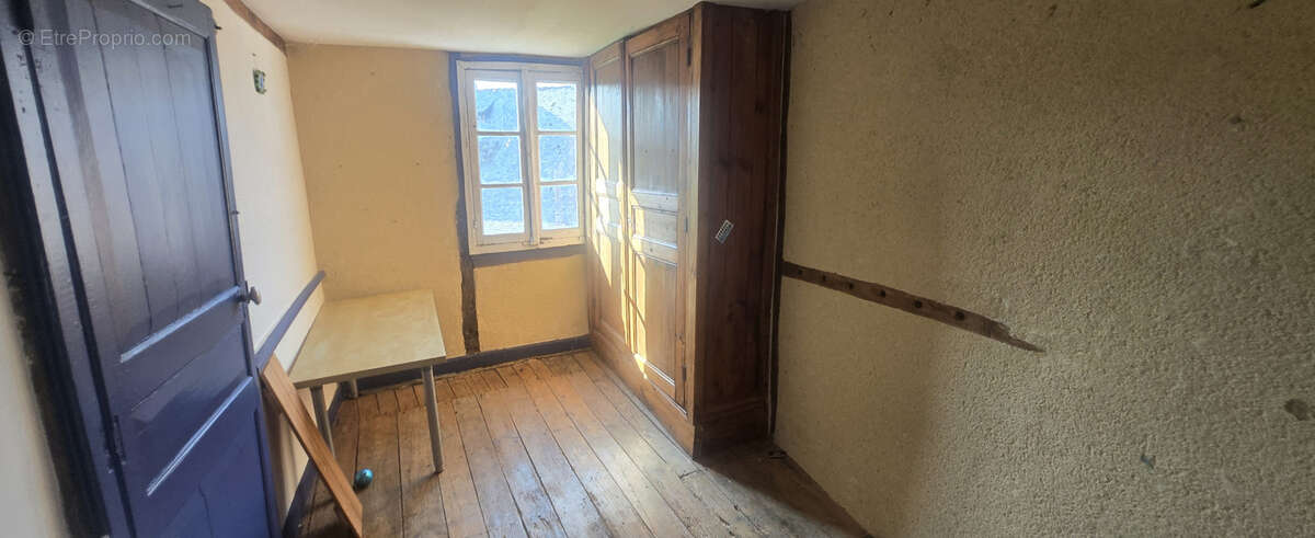 Maison en pierre à rénover - Charme et authenticité au cœur de Ligneyrac - photo 8