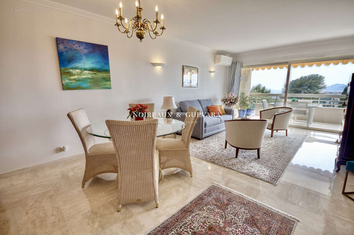 Appartement à LE CANNET