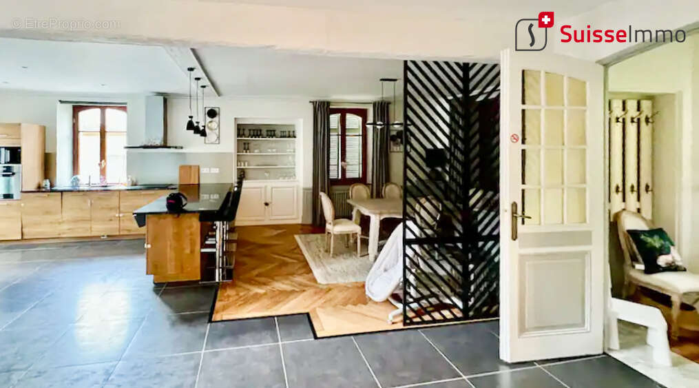 Maison de maître Maiche 10 pièce(s) 250 m2 - photo 4