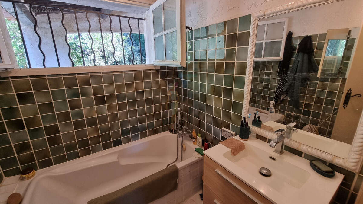 Maison à LES ISSAMBRES