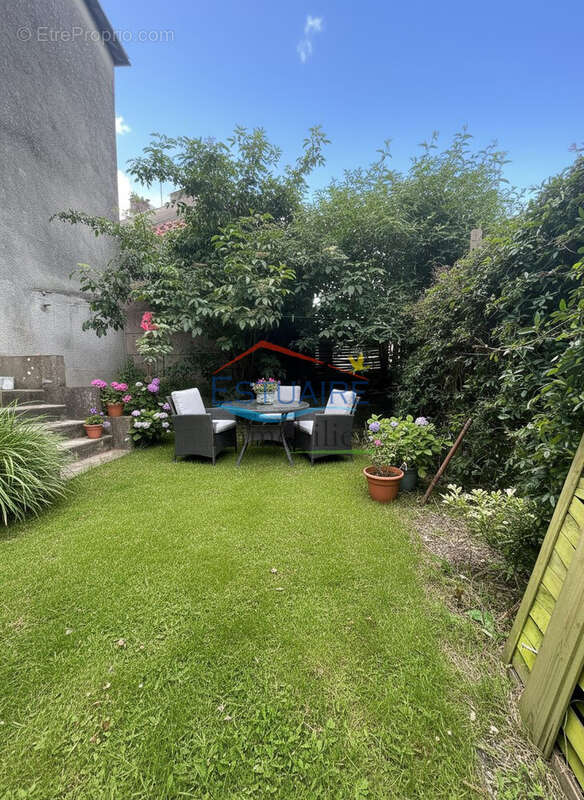 Maison à JOUE-SUR-ERDRE