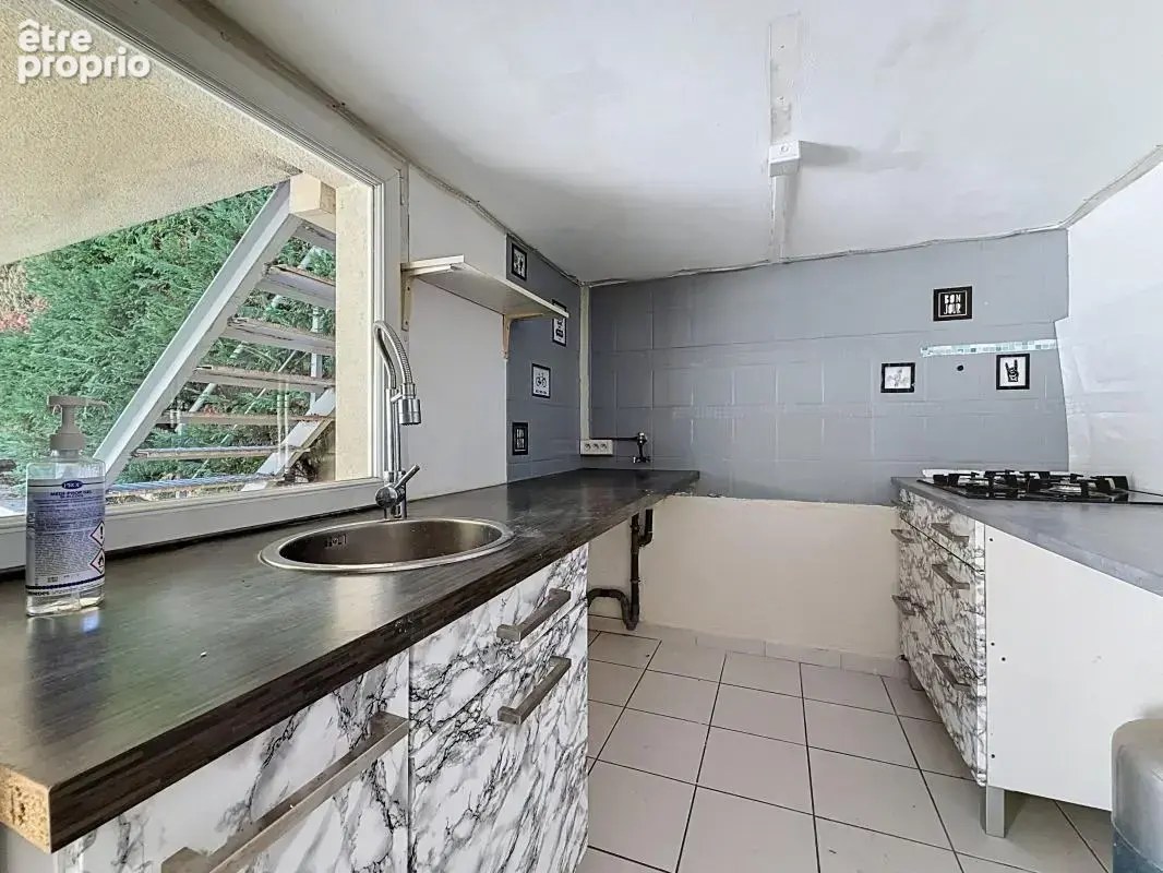 Maison - 3 Chambres - Buanderie - Garage - Terrasse - Pergola - Piscine - Jardin - photo 11