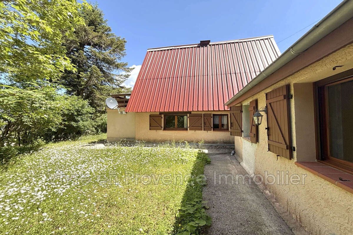Maison 115 m² à Luceram  - photo 2